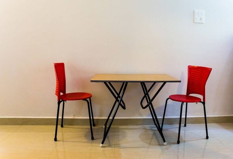 בית מלון כפרי Lazy Frog Goa