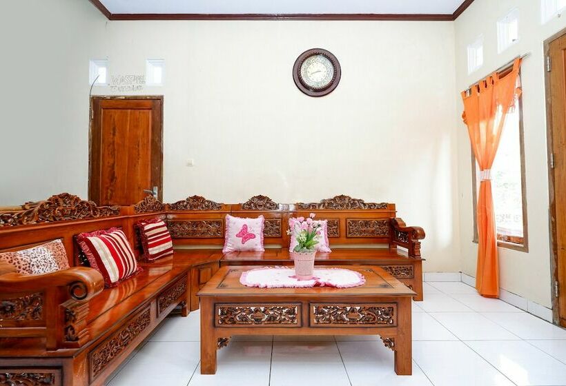 Отель Lisshaffa Homestay By Oyo Rooms