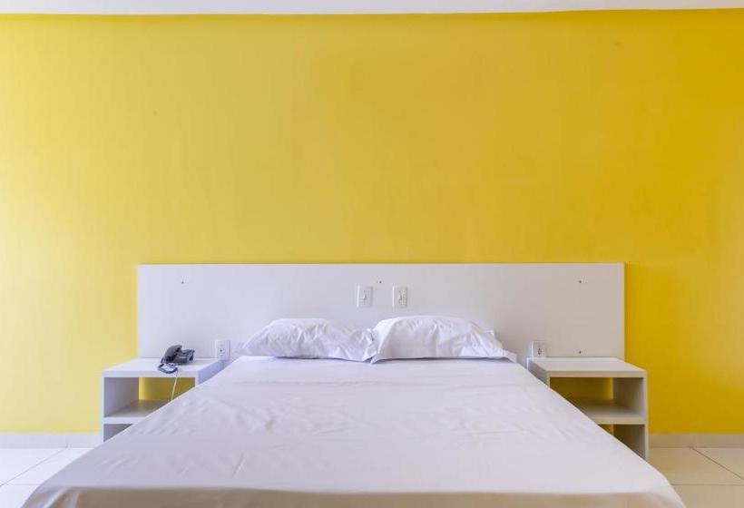 בית מלון כפרי Malibu Candeias