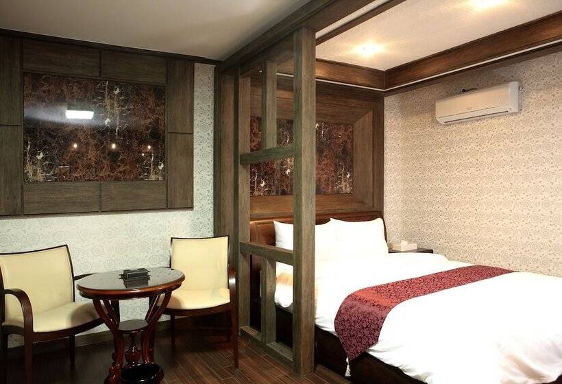 Отель Ritz Castle Resort