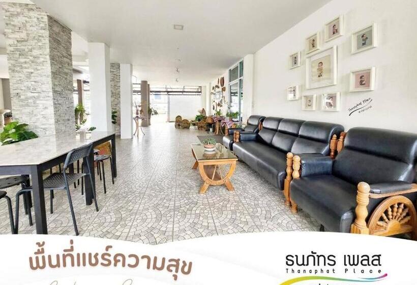 בית מלון כפרי Thanaphat Place