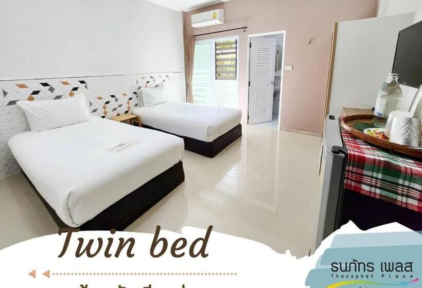 בית מלון כפרי Thanaphat Place