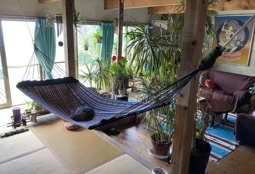 بنسيون Galaxy Guest House