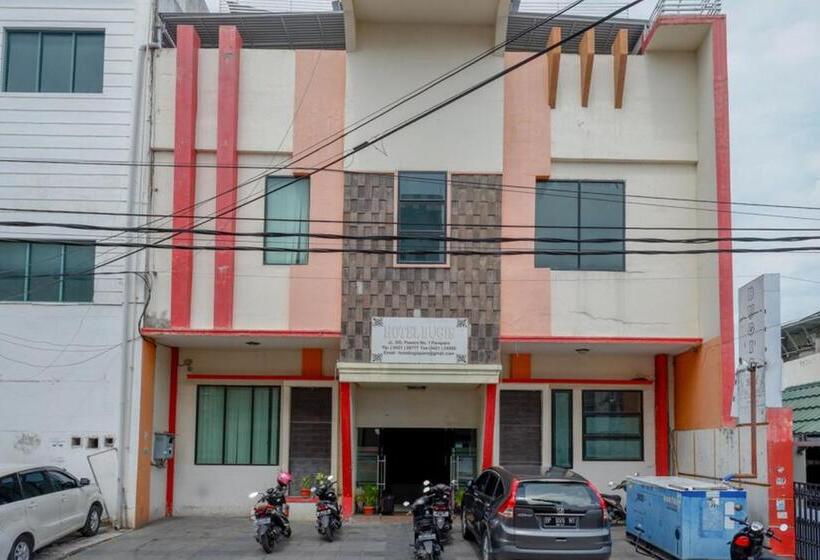 پانسیون Reddoorz Near Monumen Habibi Ainun