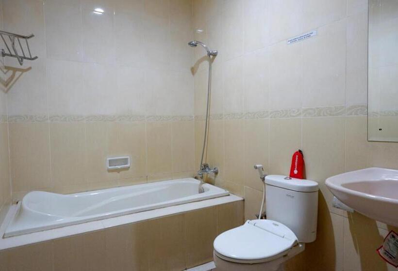 پانسیون Reddoorz Near Monumen Habibi Ainun