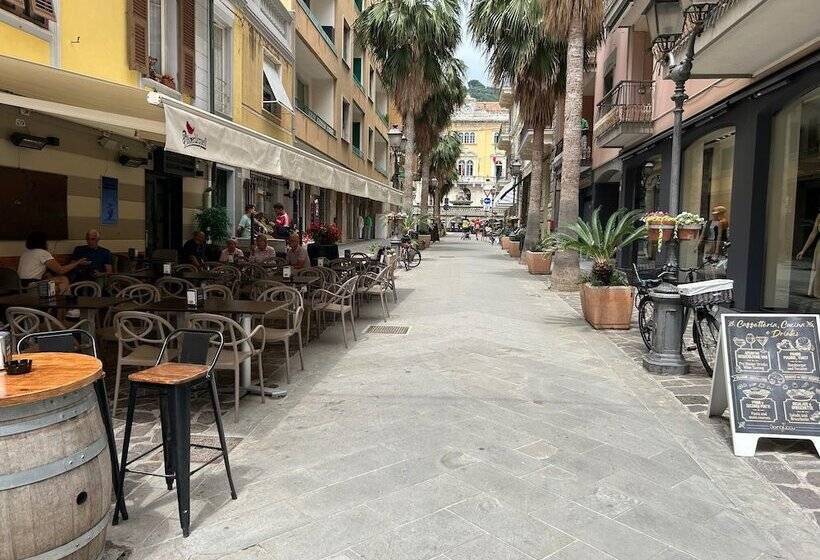 레지던스 Stunning Medieval Mountain Retreat With Pool