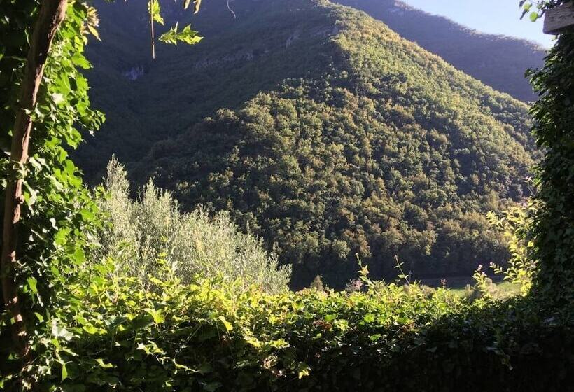 레지던스 Stunning Medieval Mountain Retreat With Pool