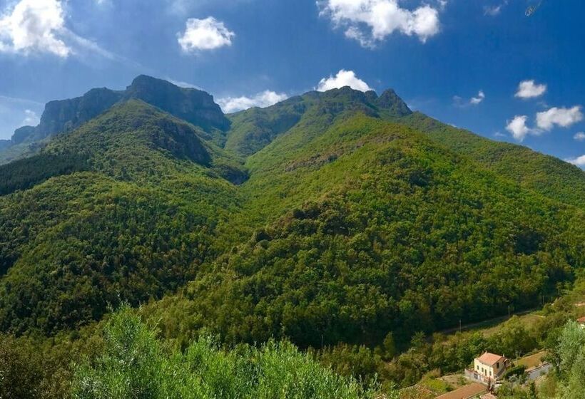 דירת נופש Stunning Medieval Setting Surrounded By Mountains