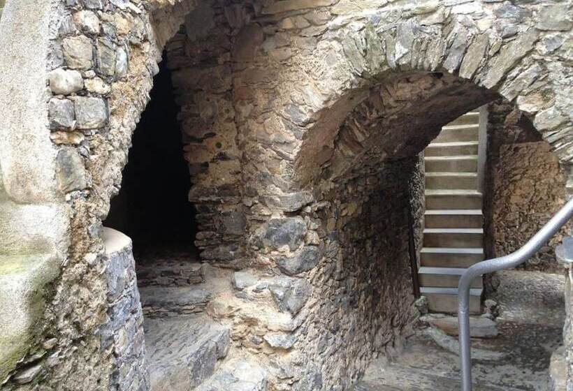 דירת נופש Stunning Medieval Setting Surrounded By Mountains