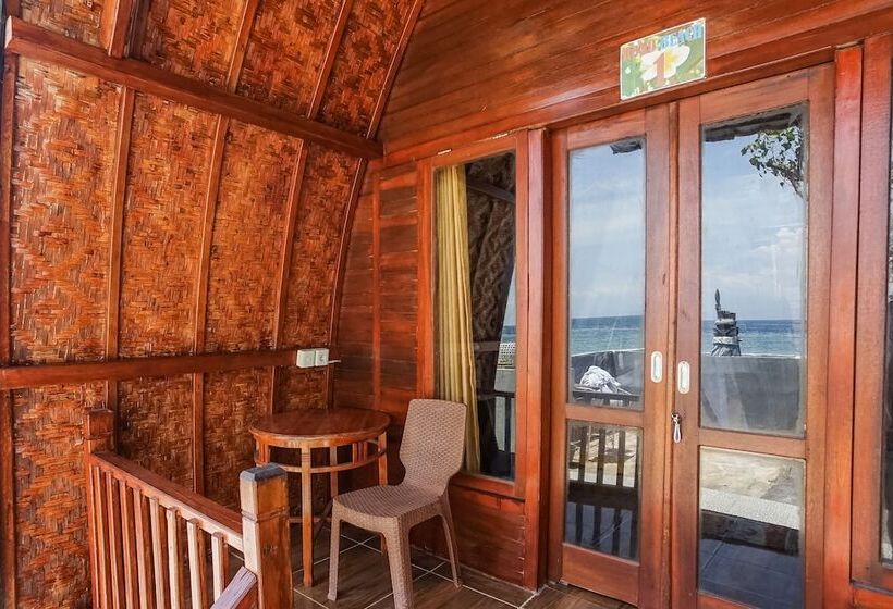 Road Beach Homestay