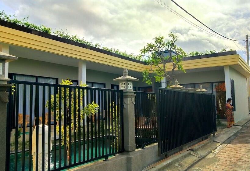 Umah Dangin Guesthouse   Hostel