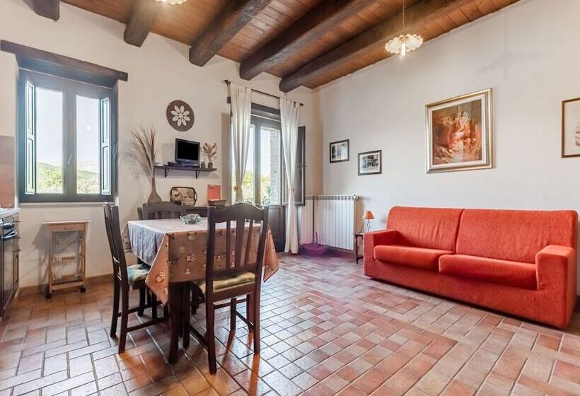 Vibrant Cottage Near Lake In Bomba