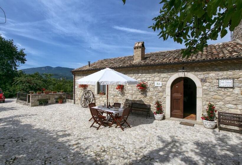 Vibrant Cottage Near Lake In Bomba