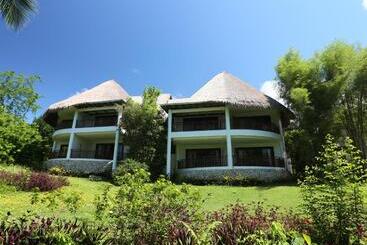 Amun Ini Beach Resort & Spa