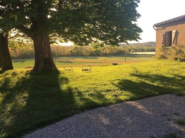 ベッドアンドブレックファースト Chambres Ambroisie