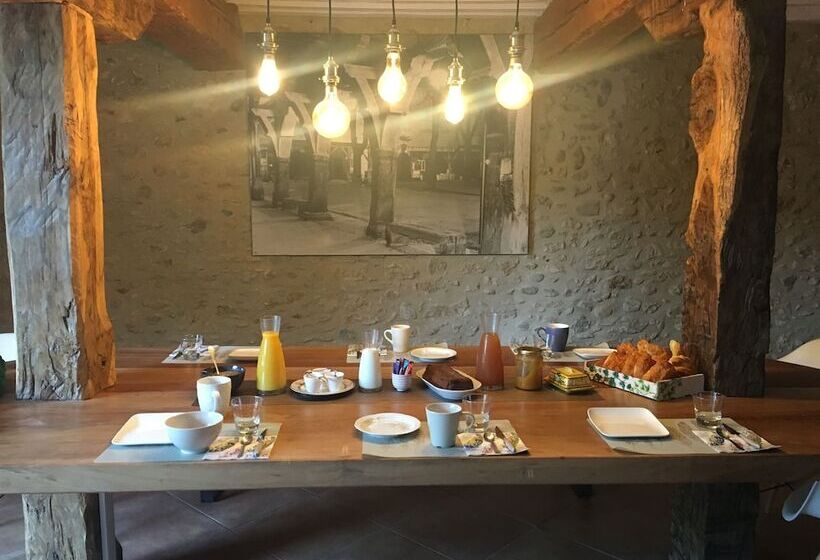 ベッドアンドブレックファースト Chambres Ambroisie