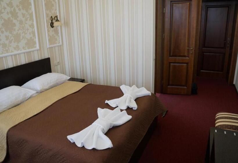 Best Hotel And Restaurant Complex