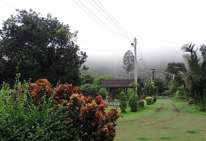 هتل Baan Pennee