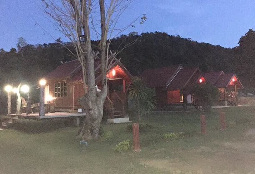 هتل Baan Phukaotoknam Resort