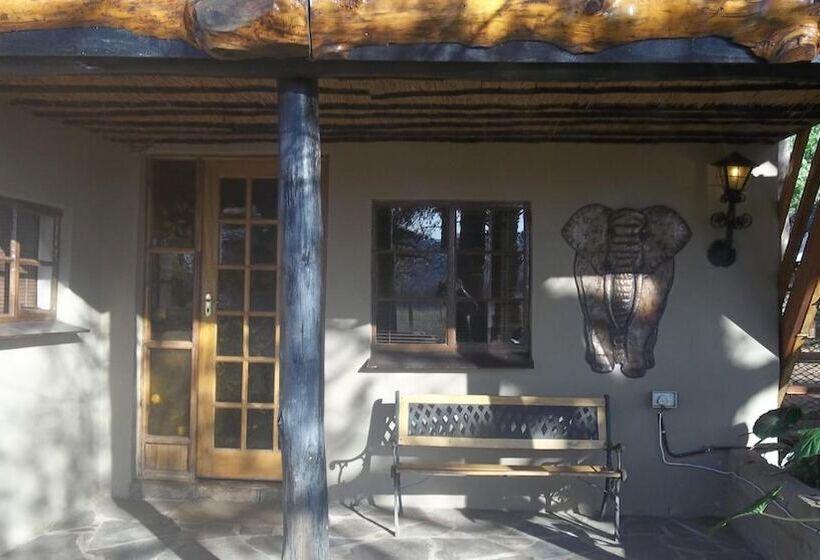호텔 Emahlathini Guest Farm