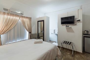 هتل Graceland Conference And Lifestyle Centre