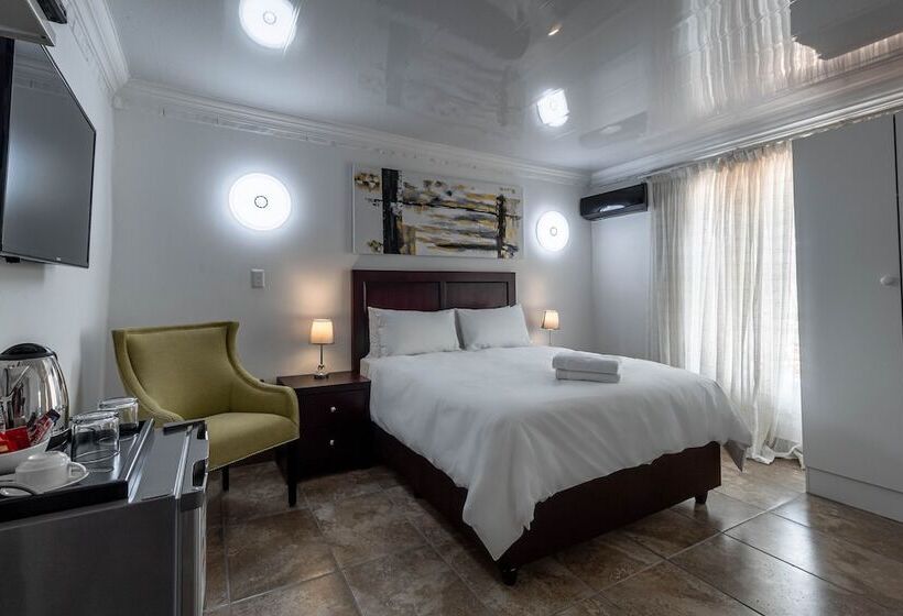 هتل Graceland Conference And Lifestyle Centre