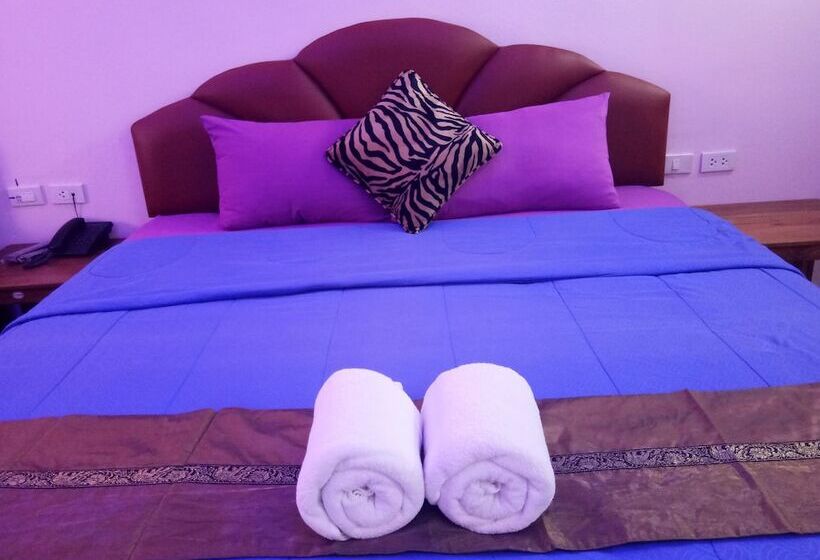 هتل Hi Tech Resort