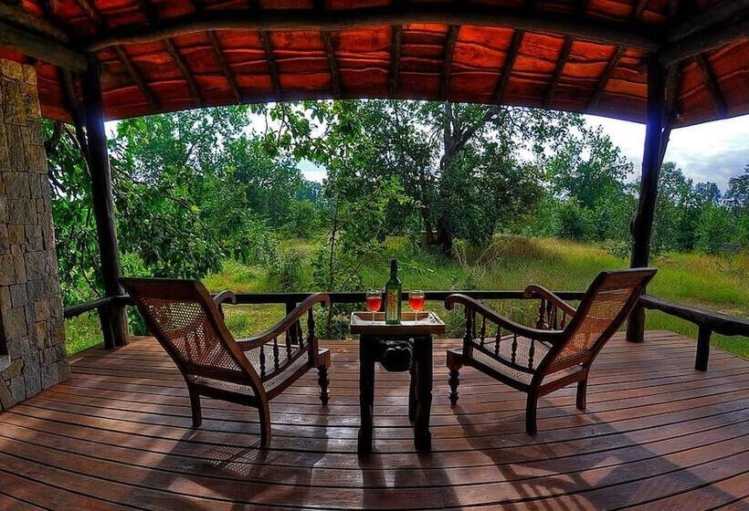 호텔 Pugdundee Safaris  Kanha Earth Lodge