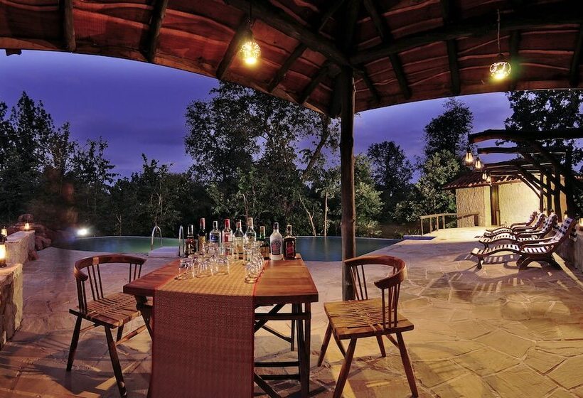 호텔 Pugdundee Safaris  Kanha Earth Lodge