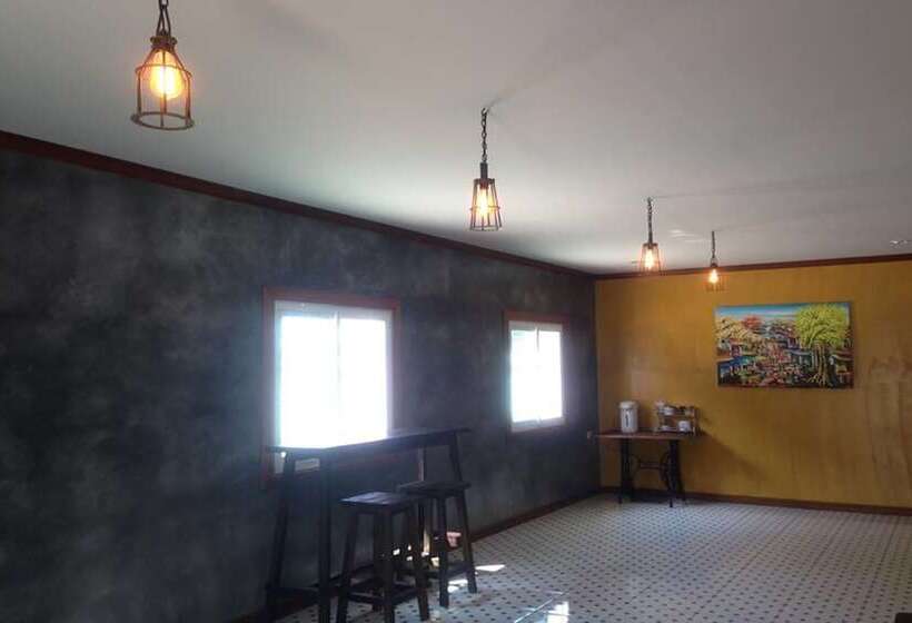 בית מלון כפרי Tai Baan Resort