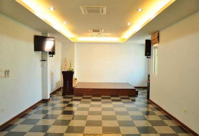 هتل The Room Phatthalung