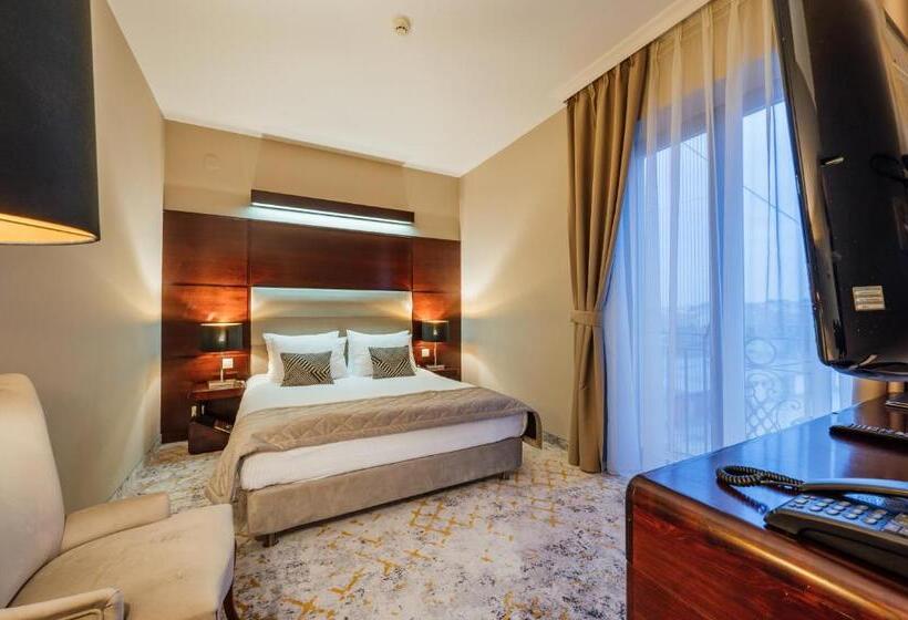 L`art Hotel Carei