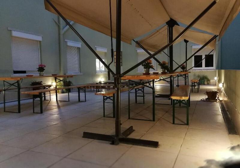 بنسيون Castilho 63 Hostel & Suites