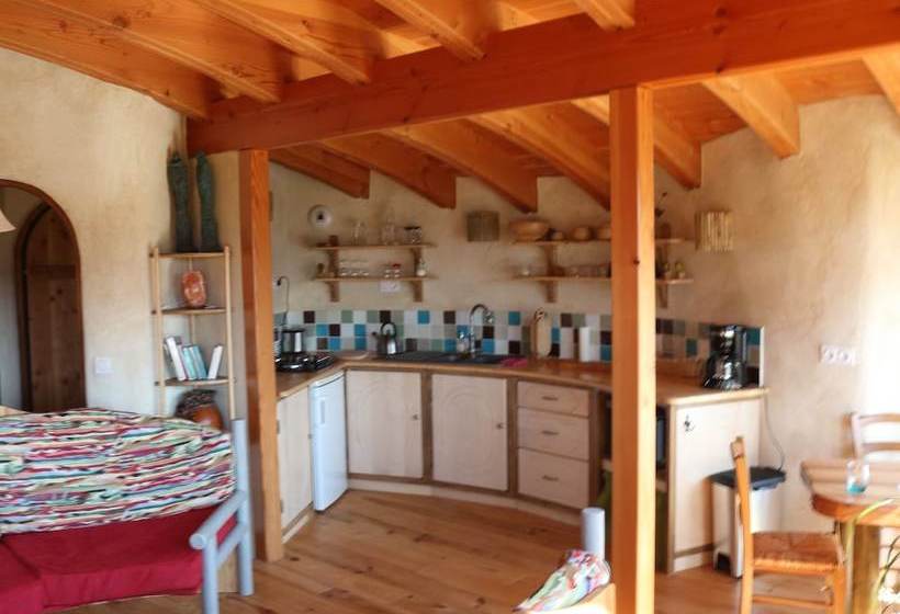 بنسيون Fount De Cousteno