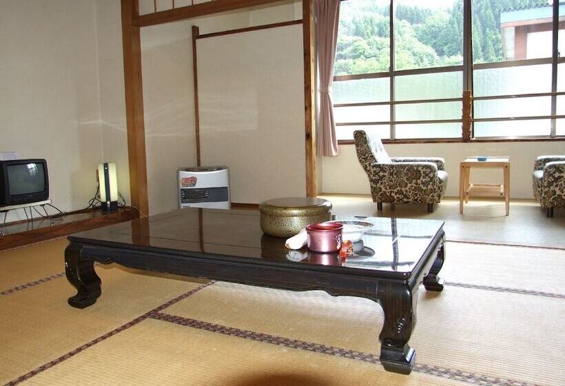 بنسيون Hanesawa Onsen Katoya Ryokan