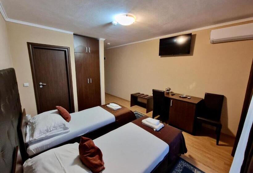 پانسیون Hanul Lui Bogdan Economy Inn