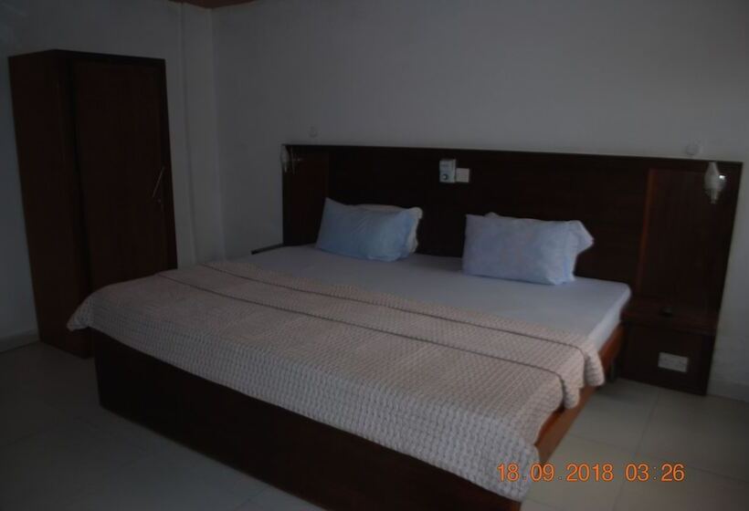 تختخواب و صبحانه Highlander Guest House