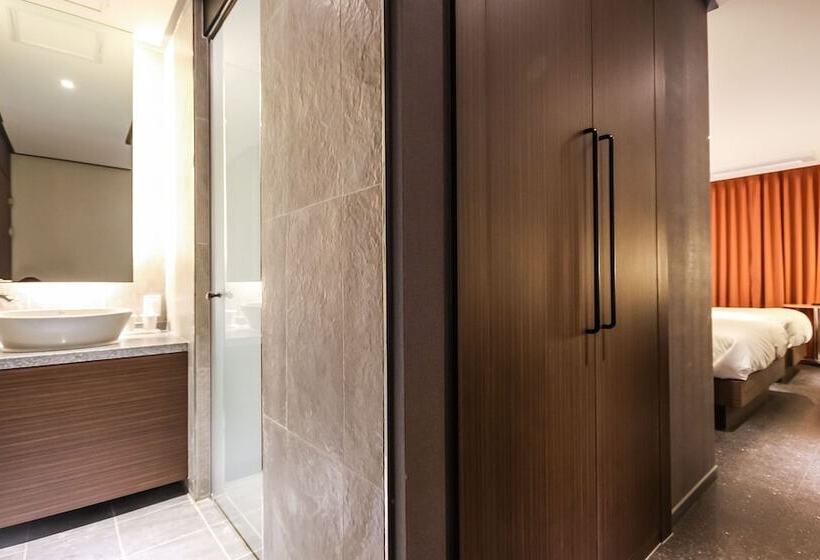 Hamyang Hotel Raon