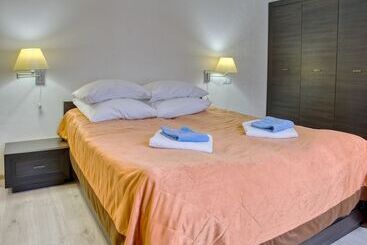 هتل Aurora Club Spa Resort