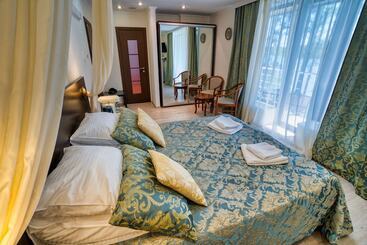 هتل Aurora Club Spa Resort