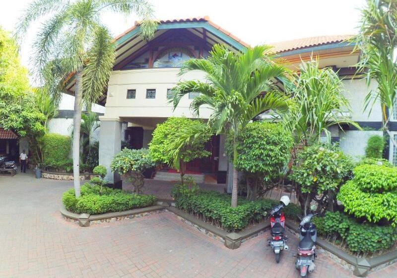 Hotell Sapta Nawa Resort 1 Gresik
