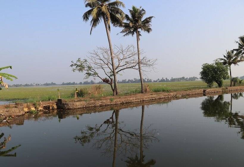 ホテル Beachparadise  Daycruise Houseboat