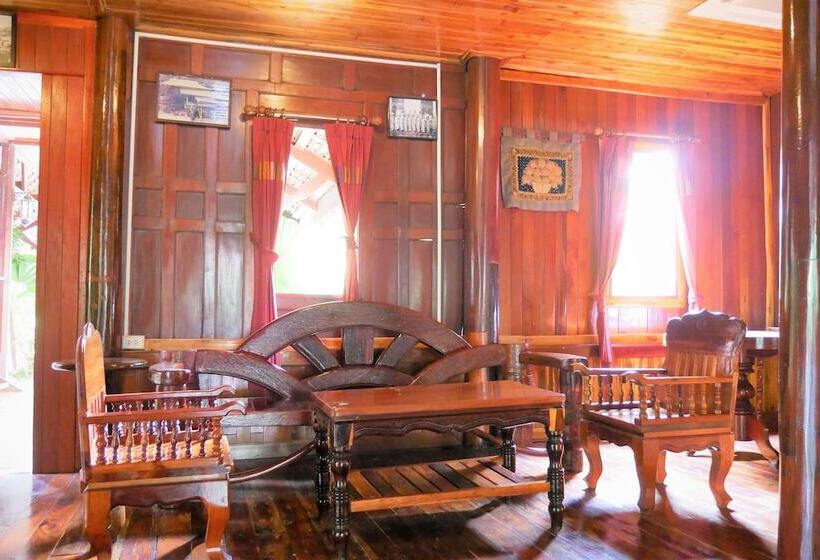 فندق Jittrasrom Resort