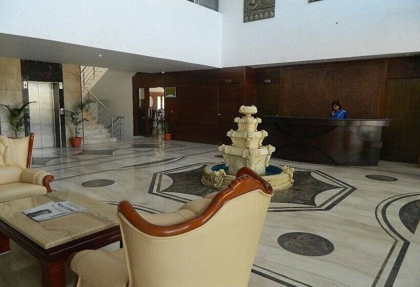 Отель Keshav Clarks Inn