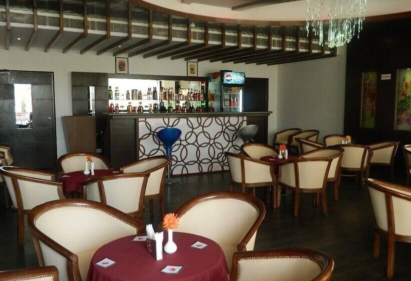 Отель Keshav Clarks Inn