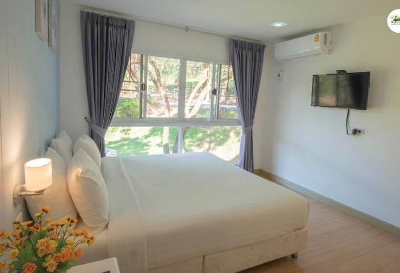 هتل Phukaew Resort & Adventure Park