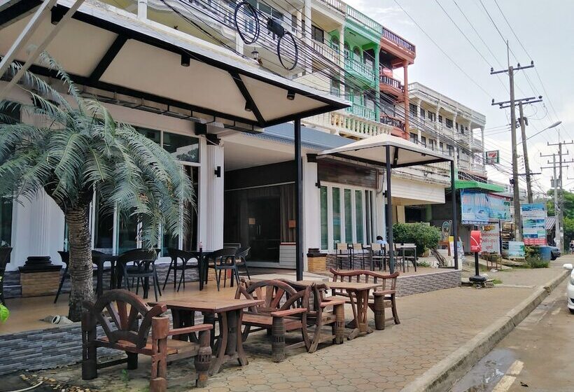 هتل Pimpimarn Beach