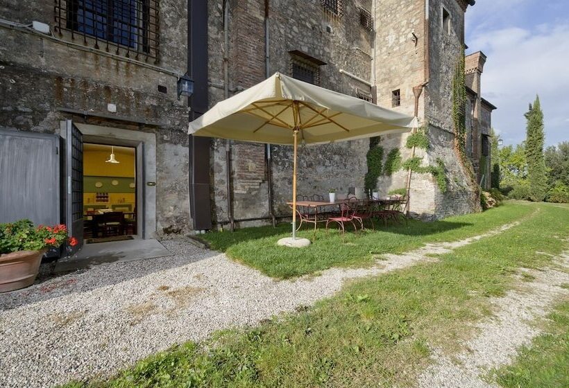 فندق ريفى Agriturismo La Montecchia