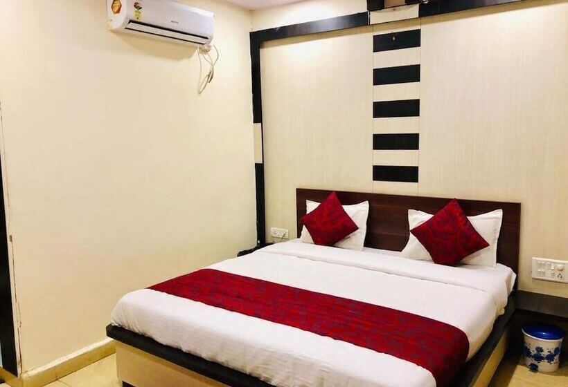 Отель Satpura Safari