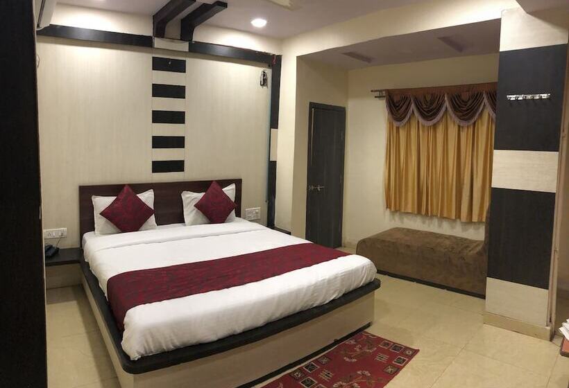 Отель Satpura Safari